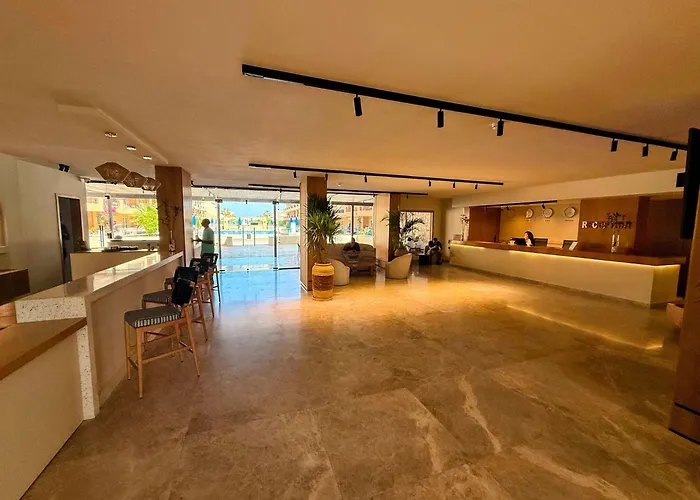 Luxurious In Selena Bay - Private Beach, 5 Pools And Kite Surfing